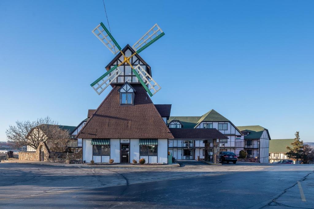 OYO Hotel Windmill Branson Main image 1